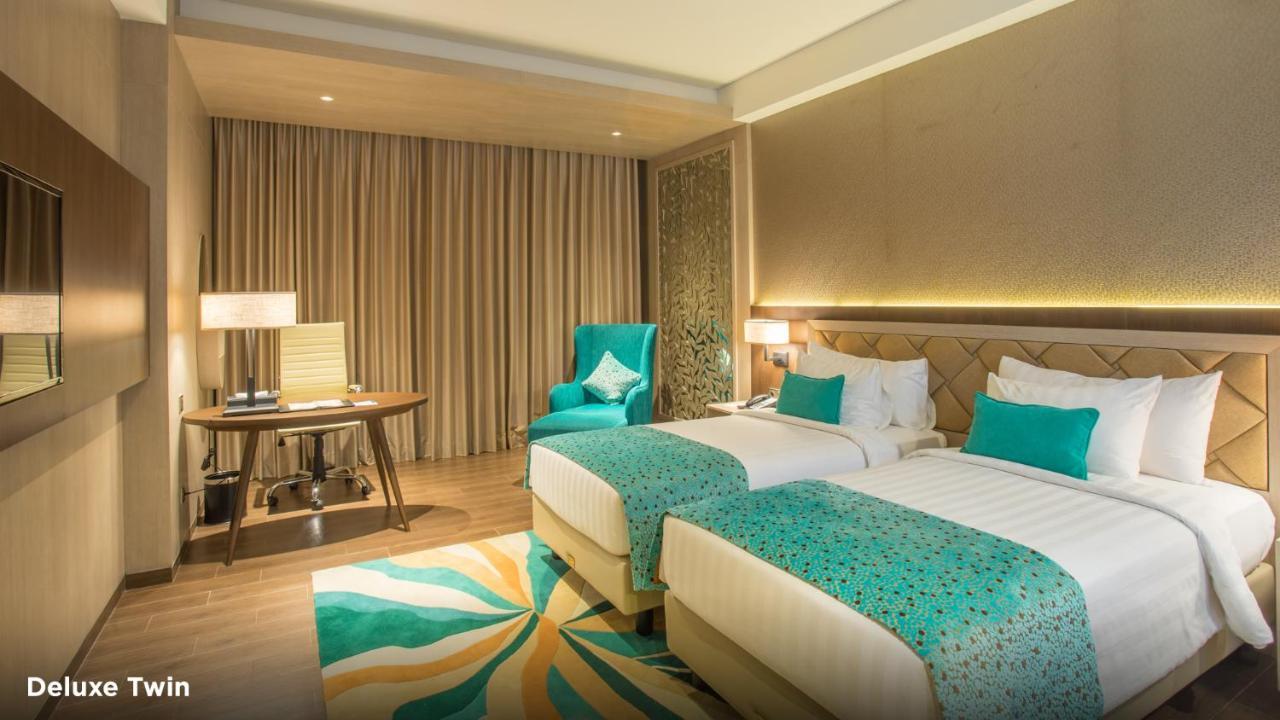 BW Luxury Hotel Jambi Exterior photo