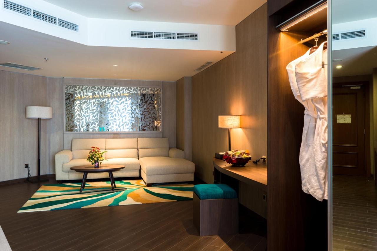 BW Luxury Hotel Jambi Exterior photo