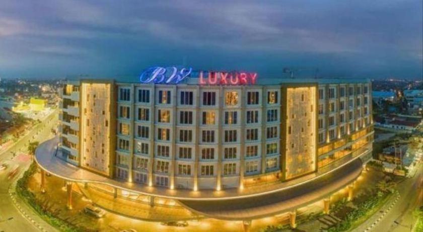 BW Luxury Hotel Jambi Exterior photo